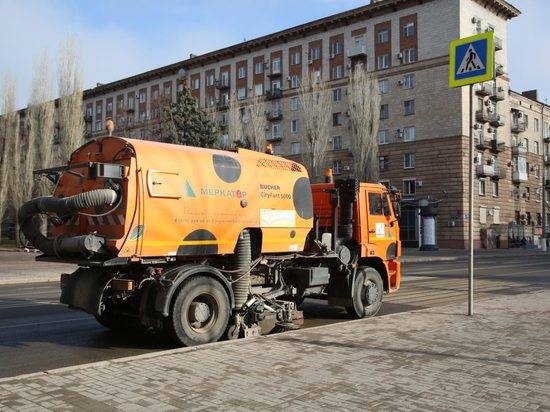 В Волгограде завершаются работы по очистке магистралей