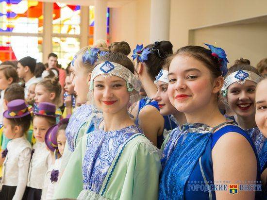 В Волгограде проходит школьный конкурс театральных костюмов