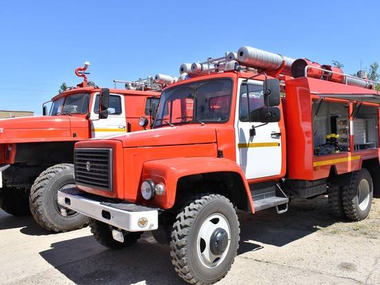 Десять новых спецавтомобилей поступили в региональные парки пожарной техники