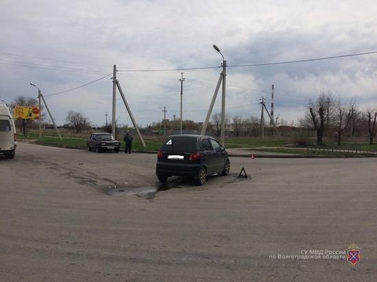 В Волжском автоледи отправила в больницу двух взрослых и ребенка