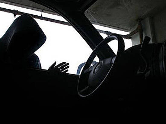 В Волгограде угонщик с помощью современной техники обзавелся двумя элитными иномарками