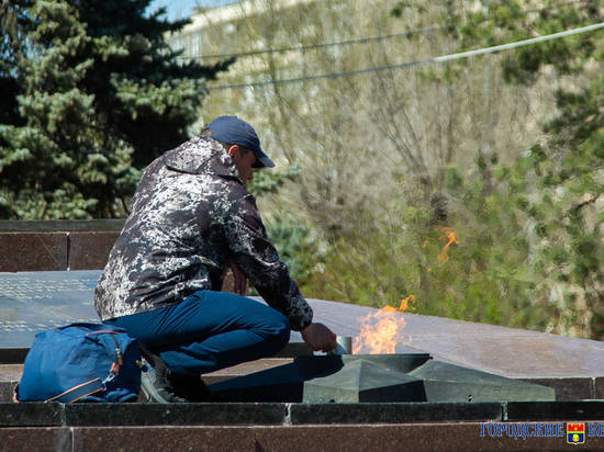 В Волгограде гревший воду на Вечном огне турист рассказал о причинах своего поступка