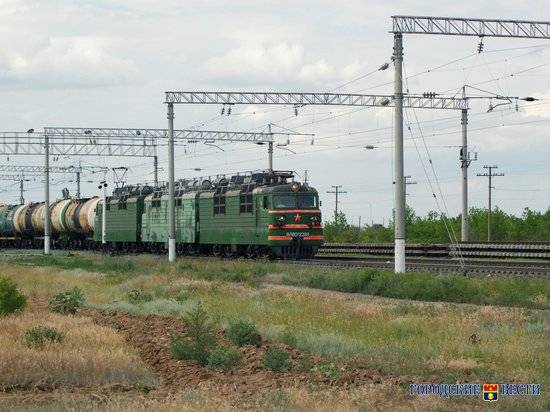 В Волгограде из-за остановки товарняка задержали 4 пассажирских поезда