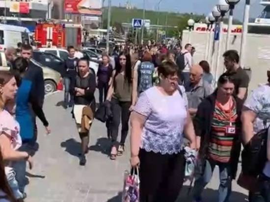 В Волгограде сообщение о минировании шести ТЦ и рынка оказалось ложным