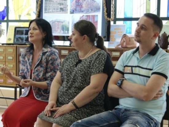 Актёры казачьего театра пообщались с читателями библиотеки для молодежи