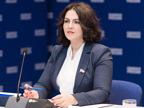 Партийные активисты «Единой России» проверят состояние детских площадок по всей стране