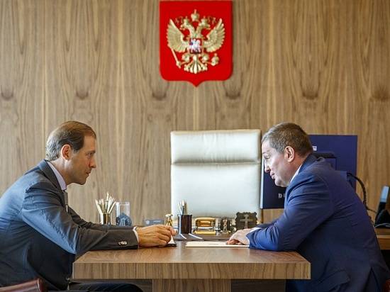 Андрей Бочаров встретился с главой Минпромторга России Денисом Мантуровым