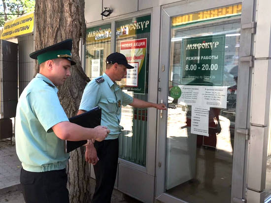 На юге Волгограда приставы снесли незаконный мясной павильон