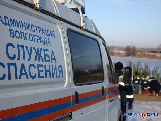На юге Волгограда подростки прыгали с моста в канал