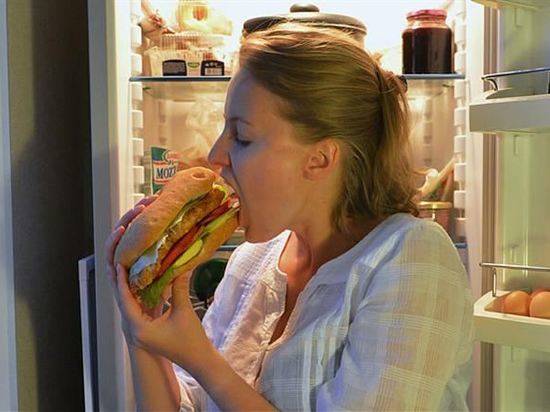 Ночной перекус: названы продукты, которые можно есть перед сном