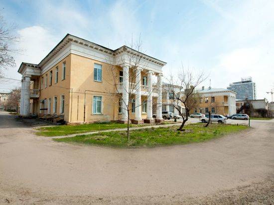 В Волгограде ушел в отставку главврач Центрального роддома