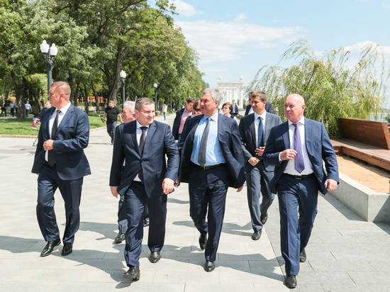 Андрей Бочаров представил председателю Госдумы концепцию единой благоустроенной зоны у Волги