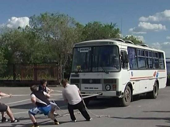 "Угнать за 60 секунд": на набережной Волгограда силачи протащат 25-тонный автобус с пассажирами