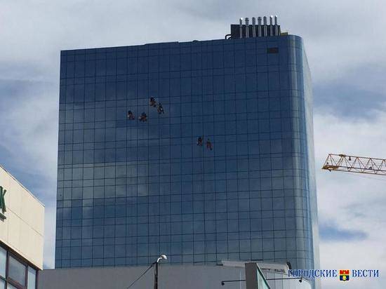 В Волгограде сфотографировали гигантских мух