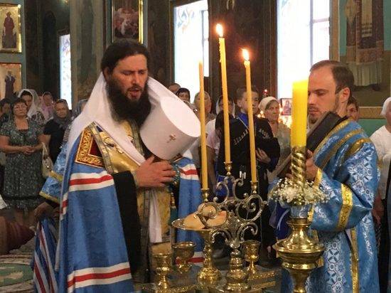 В Казанском соборе Волгограда  отслужили Всенощную в честь Успения Пресвятой Богородицы