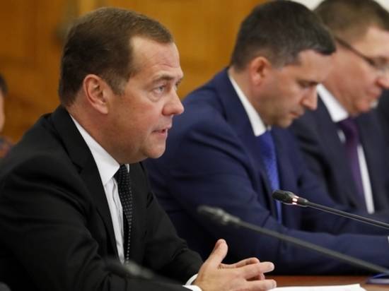 Андрей Бочаров на совещании под руководством Дмитрия Медведева обсудил оздоровление Волги
