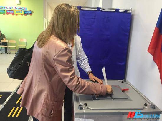 В Волгоградской области на избирательные участки активно идёт молодежь