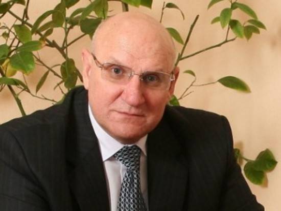 Лидер волгоградских коммунистов Алексей Буров поздравил Андрея Бочарова с новым губернаторским сроком