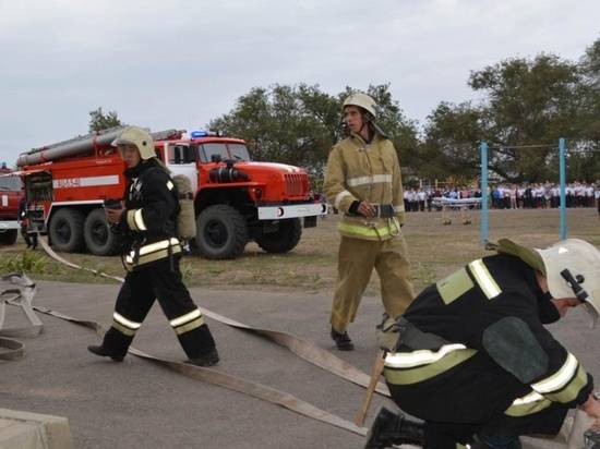 В Волгоградской области огнеборцы ликвидировали условный пожар в школе