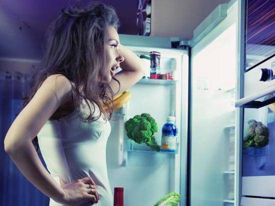 Медики посоветовали продукты, которые стоит есть на ночь, чтобы похудеть