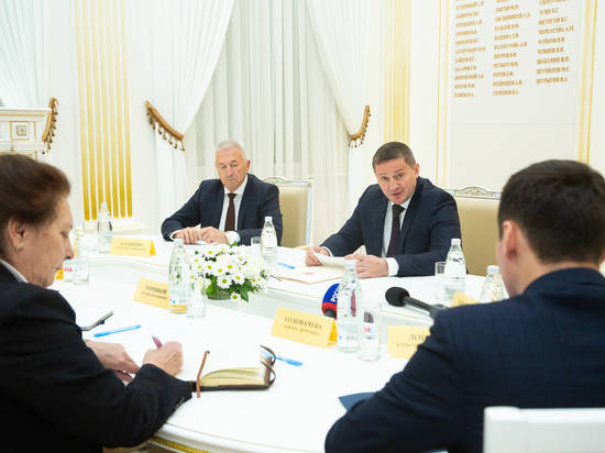 Андрей Бочаров обсудил проекты развития с лидерами прошедших в облдуму фракций