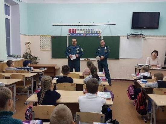 В Волгограде инспекторы ГИМС рассказали школьникам о правилах безопасного поведения на водоёмах