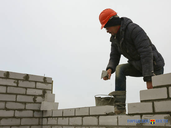 В Волгограде стартовали работы по устройству плит перекрытия подвальной части нового детского сада