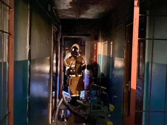 Из горящей девятиэтажки в центре Волгограда эвакуировали 35 человек