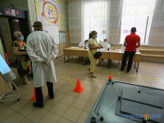 В Волгоградской области к 15.00 по поправкам к Конституции проголосовали уже 74% жителей