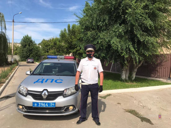 В Волгограде инспектор ГИБДД спас жизнь водителю