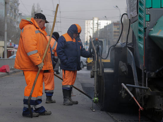 В Волгограде ремонтируют улицу Буханцева