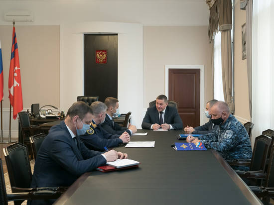 Андрей Бочаров встретился с прокурором региона и главами областных МВД, ФСБ, СКР