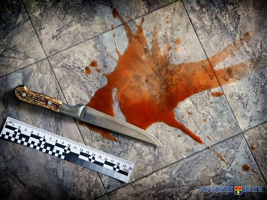 В Михайловке муж изрезал ножом жену