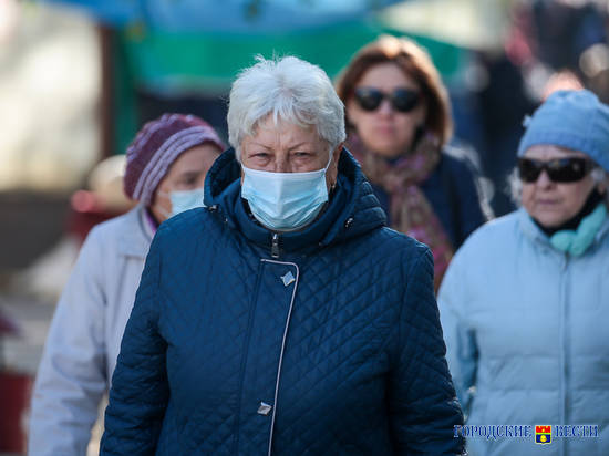 В Волгоградской области коронавирусом заболели 33 пенсионера