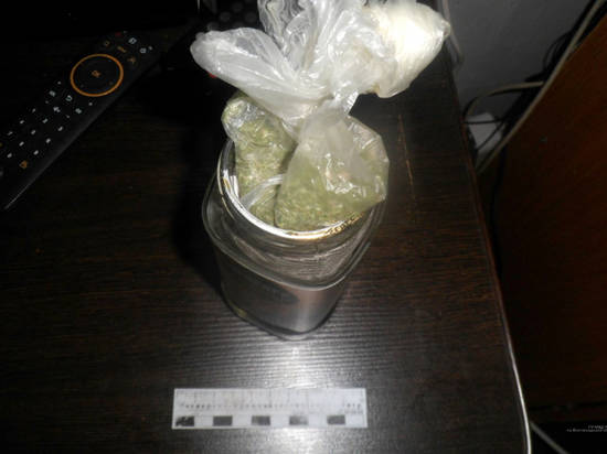 Волгоградец ответит за хранение 100 граммов марихуаны в стеклянной банке