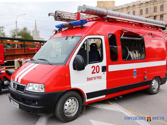 В Волгоградской области в сгоревшем «Рено» пострадал человек