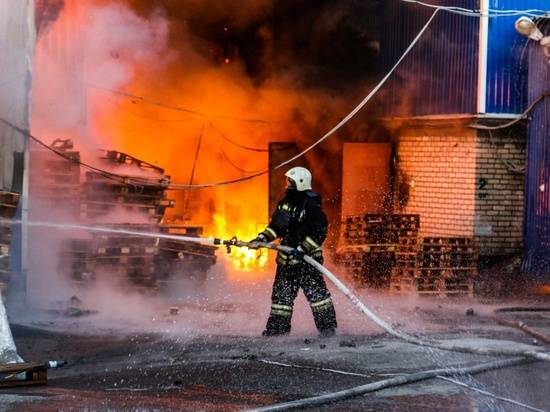 В Волгограде из-за неисправной проводки вспыхнули два пожара