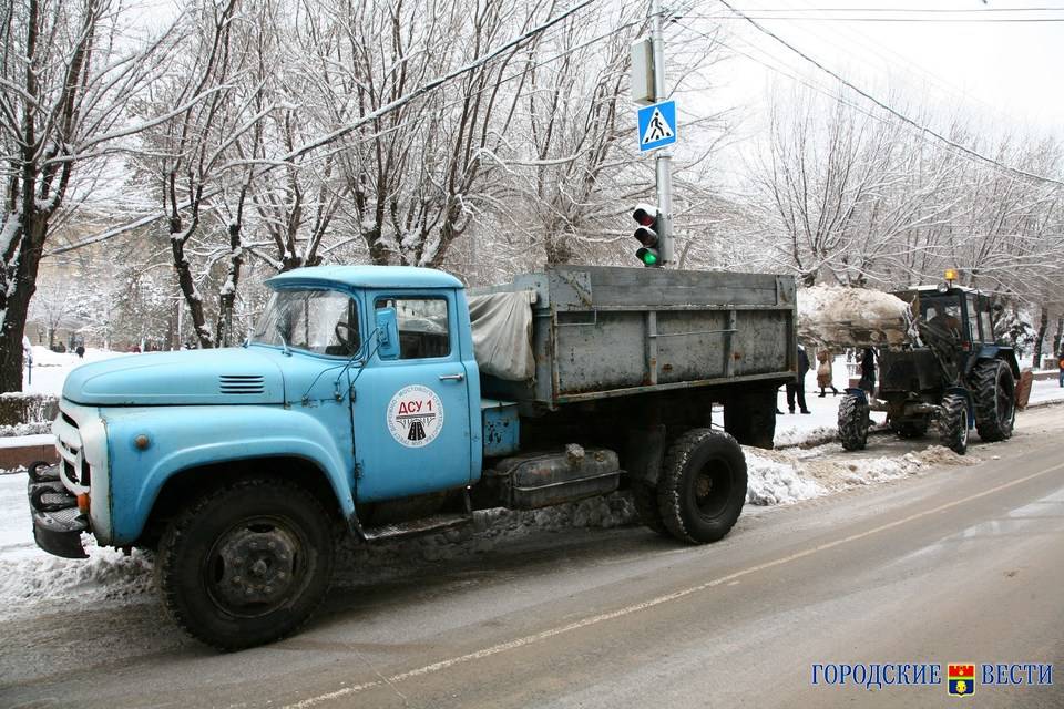 Больше 6,6 тысячи тонн реагентов высыпали на волгоградские дороги