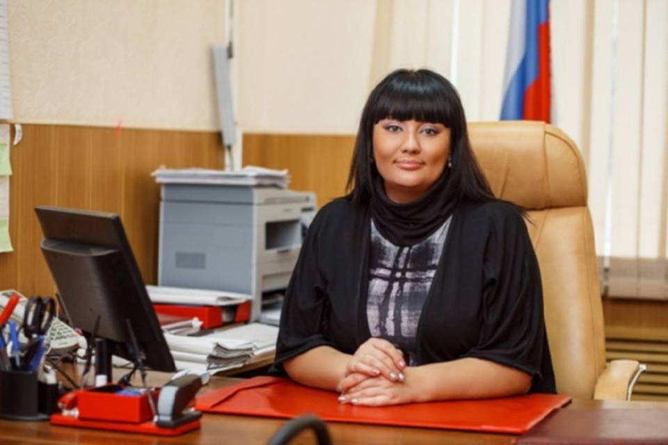 Астраханский суд оставил под домашним арестом волгоградскую экс-судью Юлию Добрынину