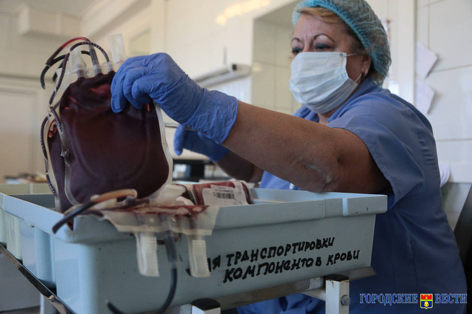 В Волгоградской области 2820 человек сдали антиковидную плазму крови