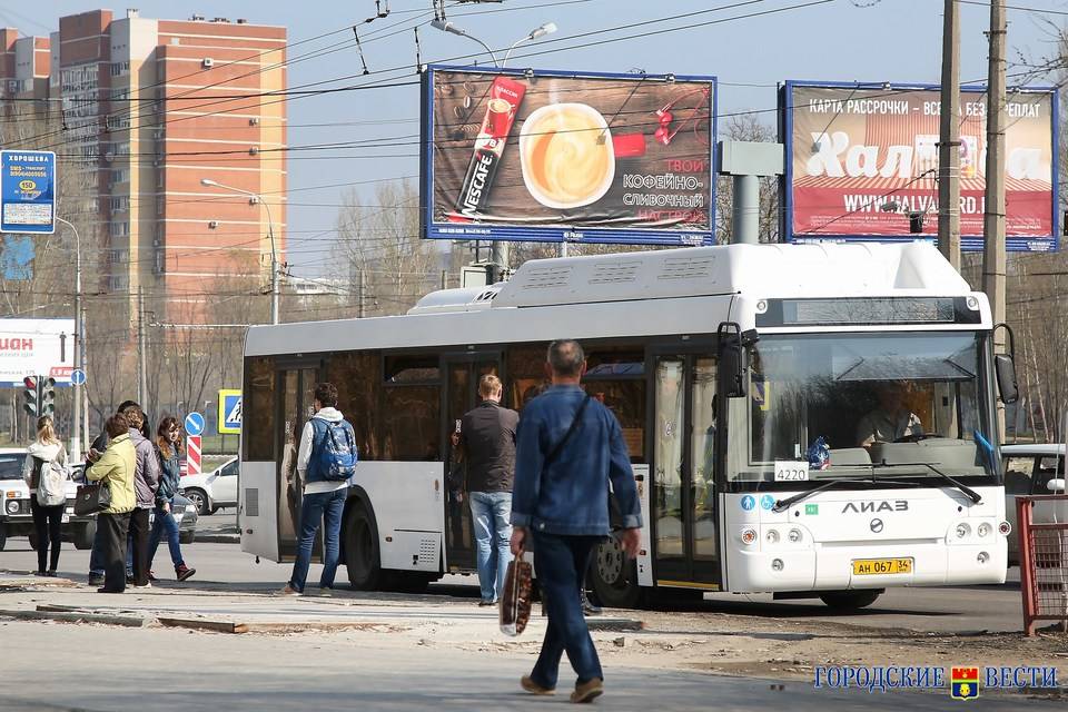В пасхальное воскресенье в Волгограде курсируют специальные автобусы до кладбищ