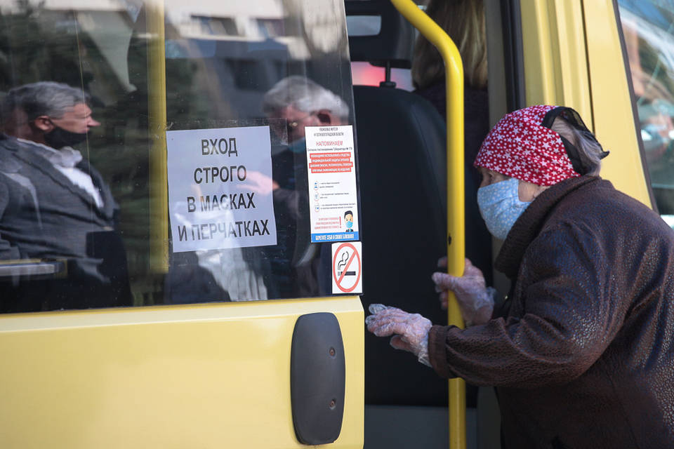 Общественный транспорт Волгограда перешел на особый режим