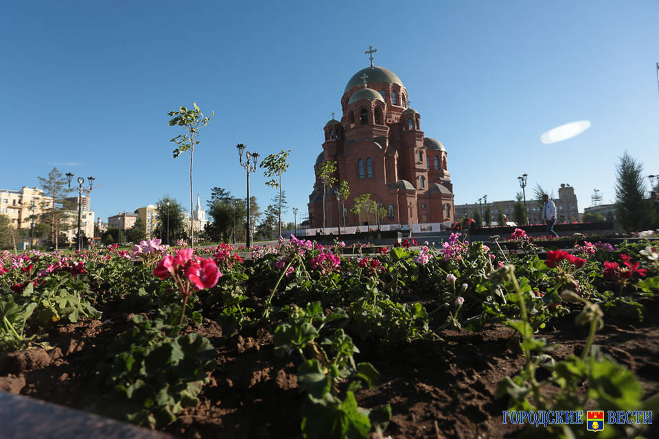 Рисунки с изображением храма Александра Невского в Волгограде станут сувенирами