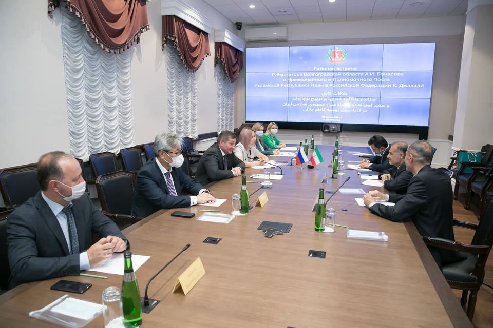 Губернатор Волгоградской области провел рабочую встречу с послом Ирана