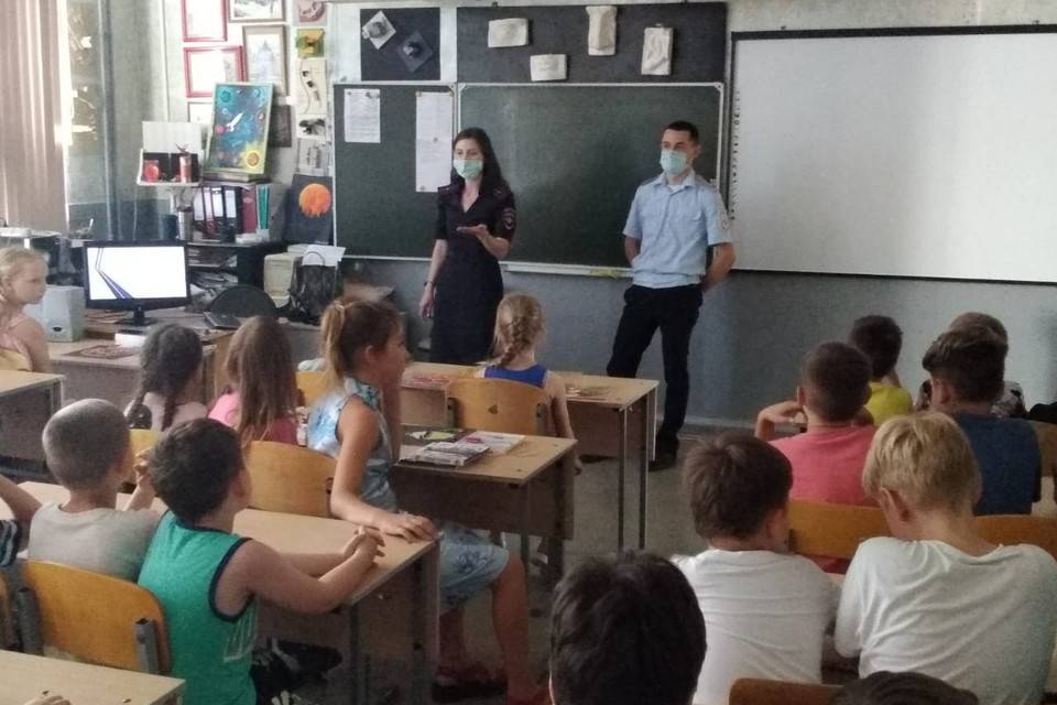Волгоградским школьникам рассказали, как безопасно провести каникулы