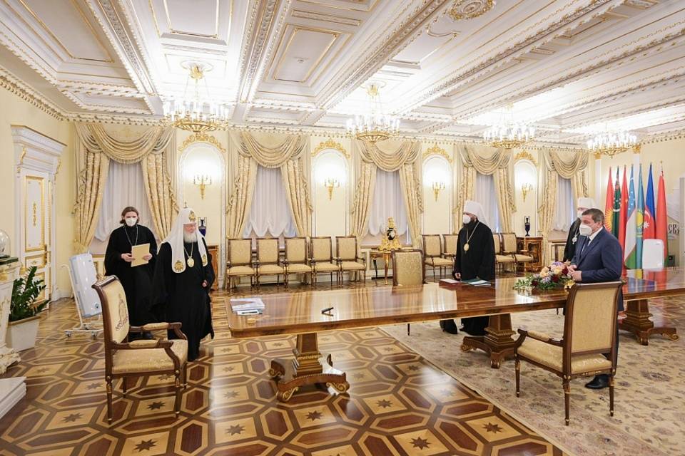 «Слова не расходятся с делом»: Патриарх Кирилл поблагодарил волгоградского губернатора