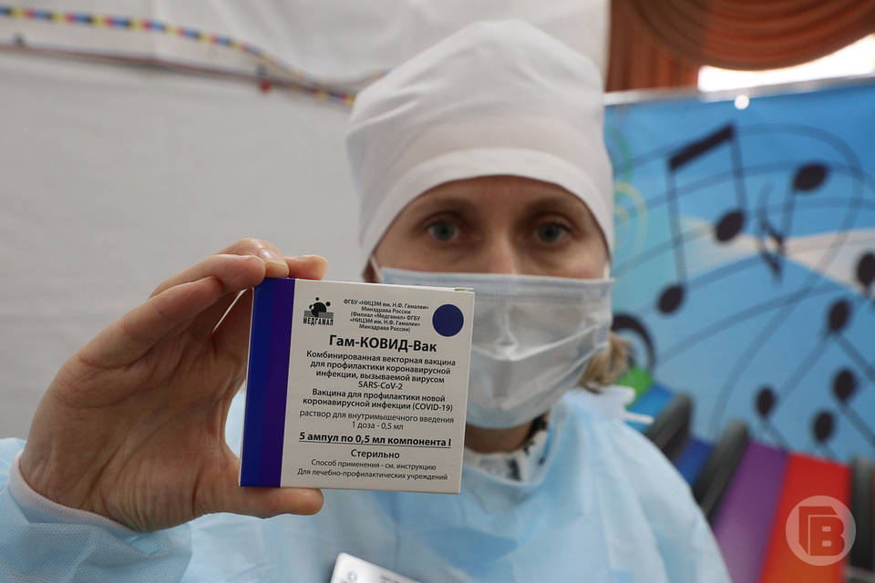 Волгоградских врачей премируют за выполнение плана по вакцинации