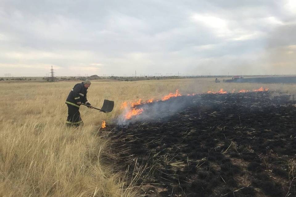 Крупный ландшафтный пожар ликвидировали в Волгоградской области