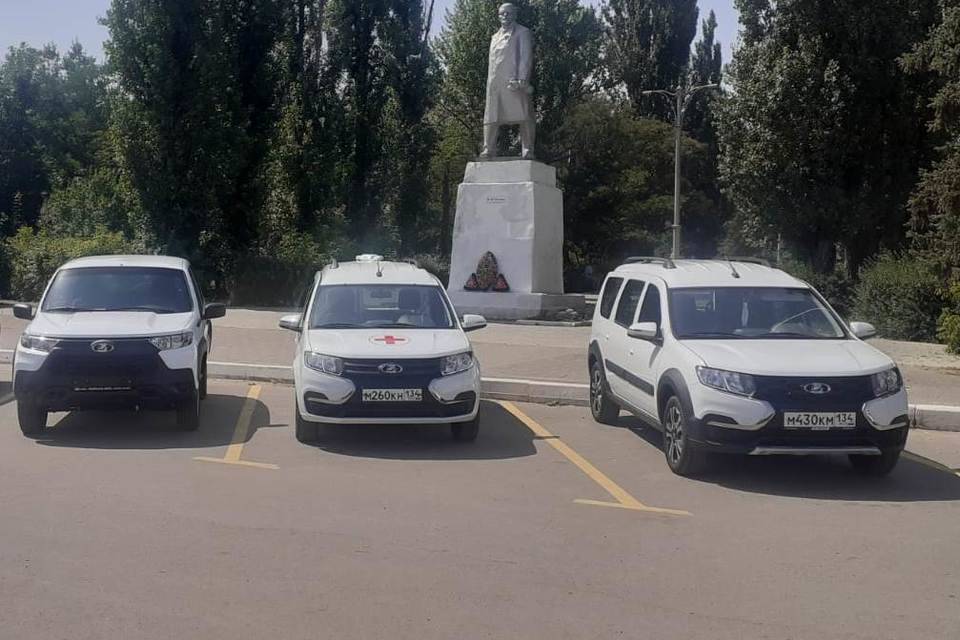 Новые санитарные автомобили поступили в волгоградские больницы
