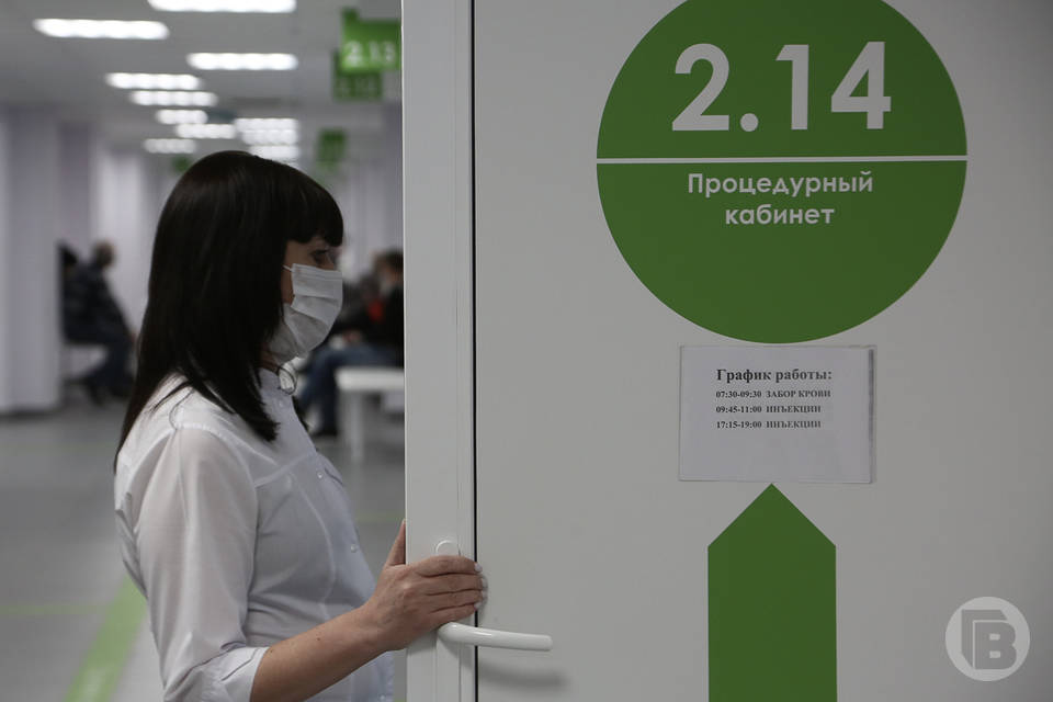 «Такой ситуации никогда не было»: Ирина Ерохина рассказала о вакцинации и отстранении от работы врачей